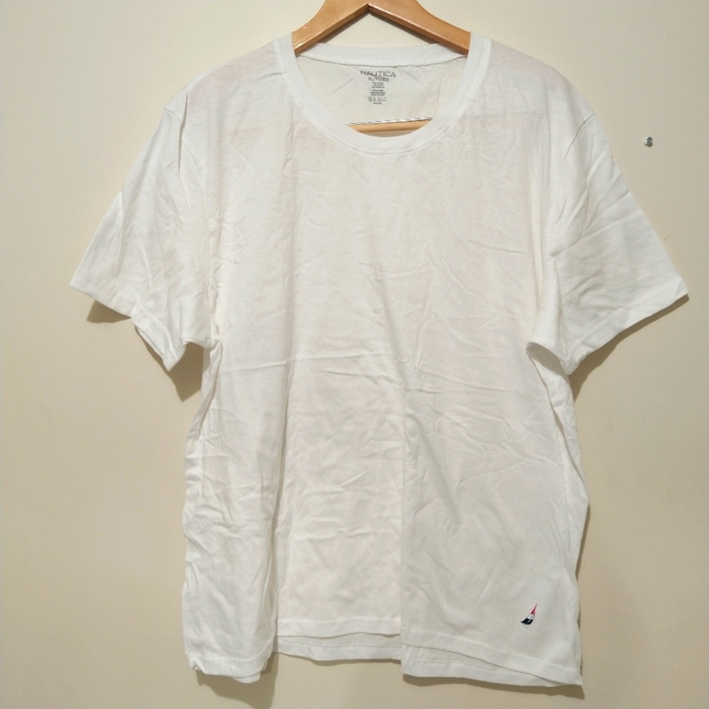 NWOT NAUTICA White Crew T-shirt With Logo
